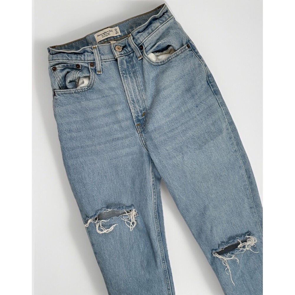 Abercrombie Fitch 90s Straight Ultra High Rise Jeans Distressed / Women's 25
